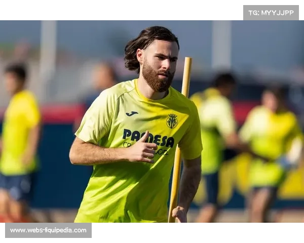 黄潜三中卫体系应对巴萨边路冲击，莫里罗反击成关键变量